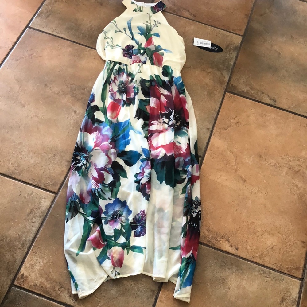 Sleeveless dress